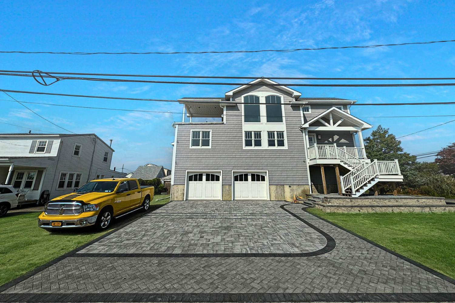 Driveway turnaround paver installation