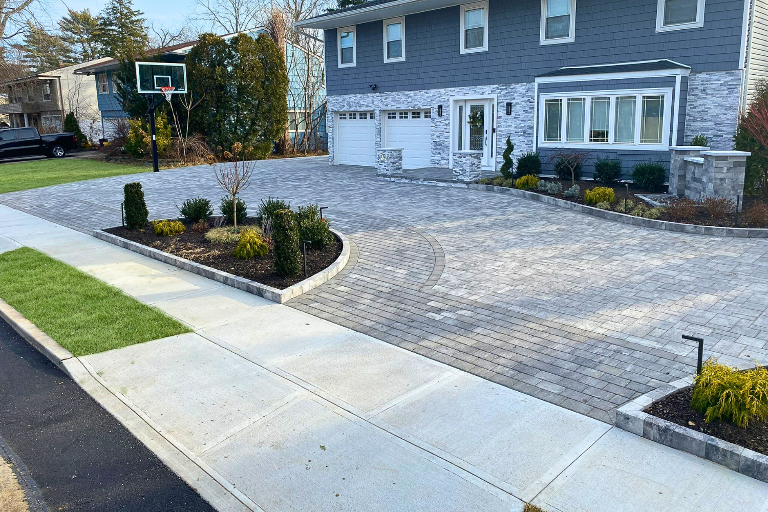Herringbone pattern driveway pavers