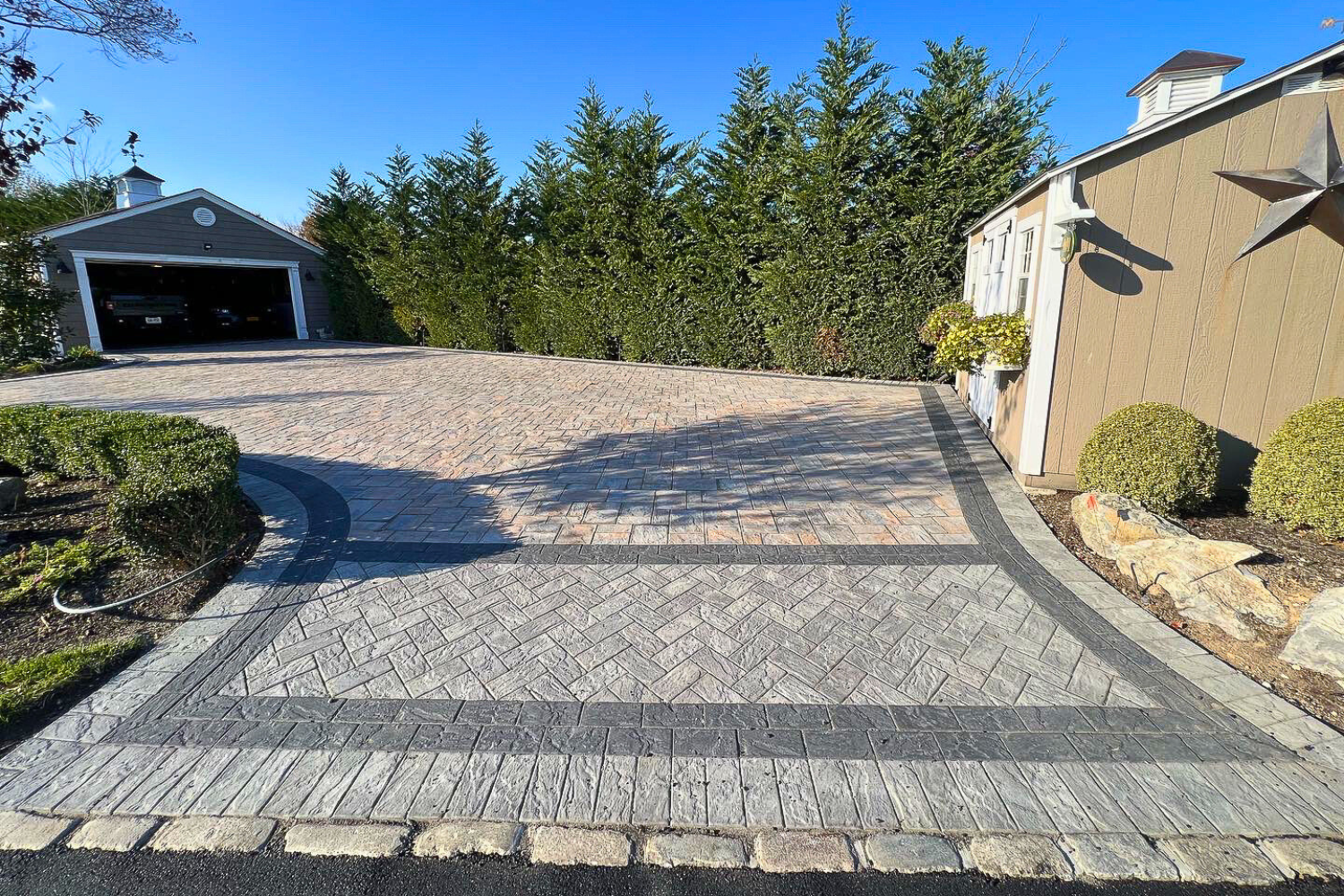 Belgian block driveway border