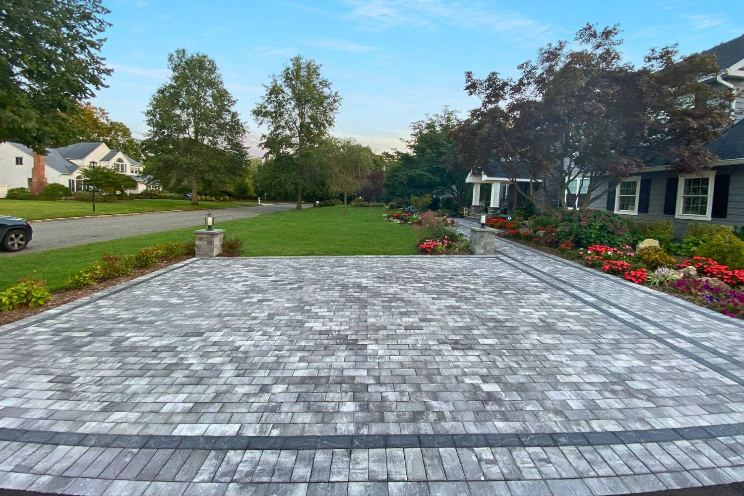 Curved paver driveway design