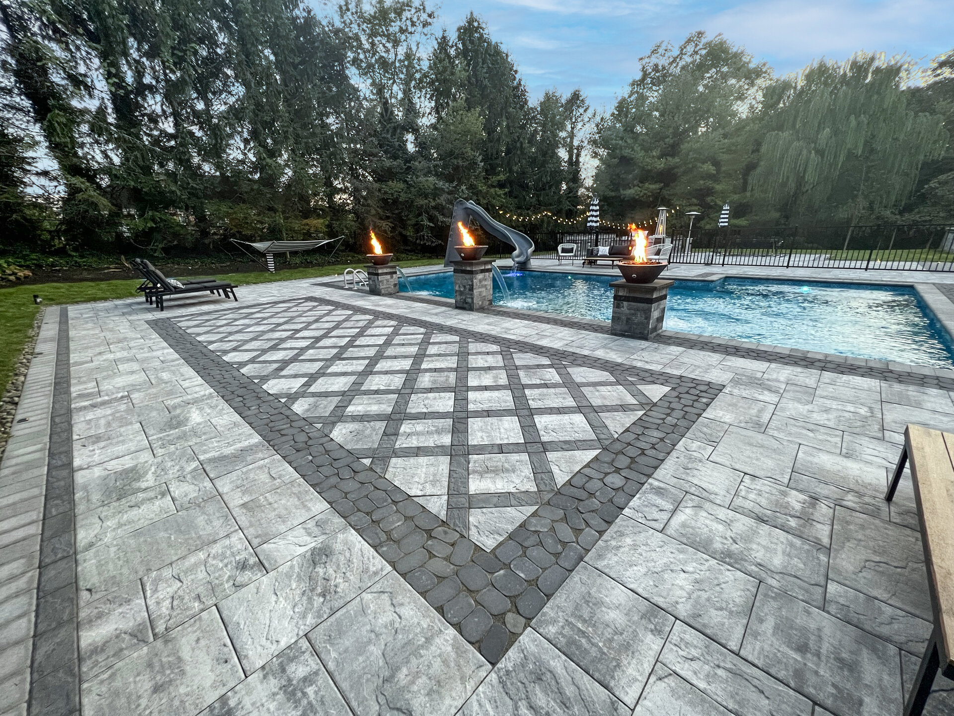 Contemporary patio design Nassau