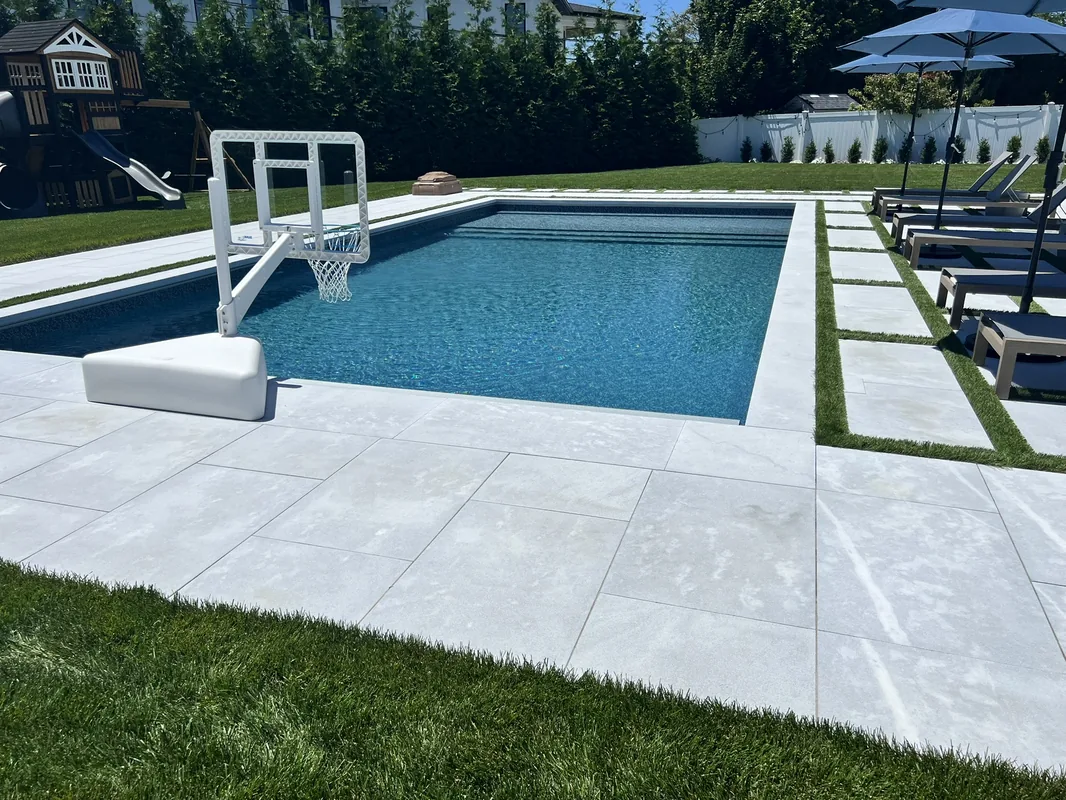 Gunite pool with hot tub and fire features