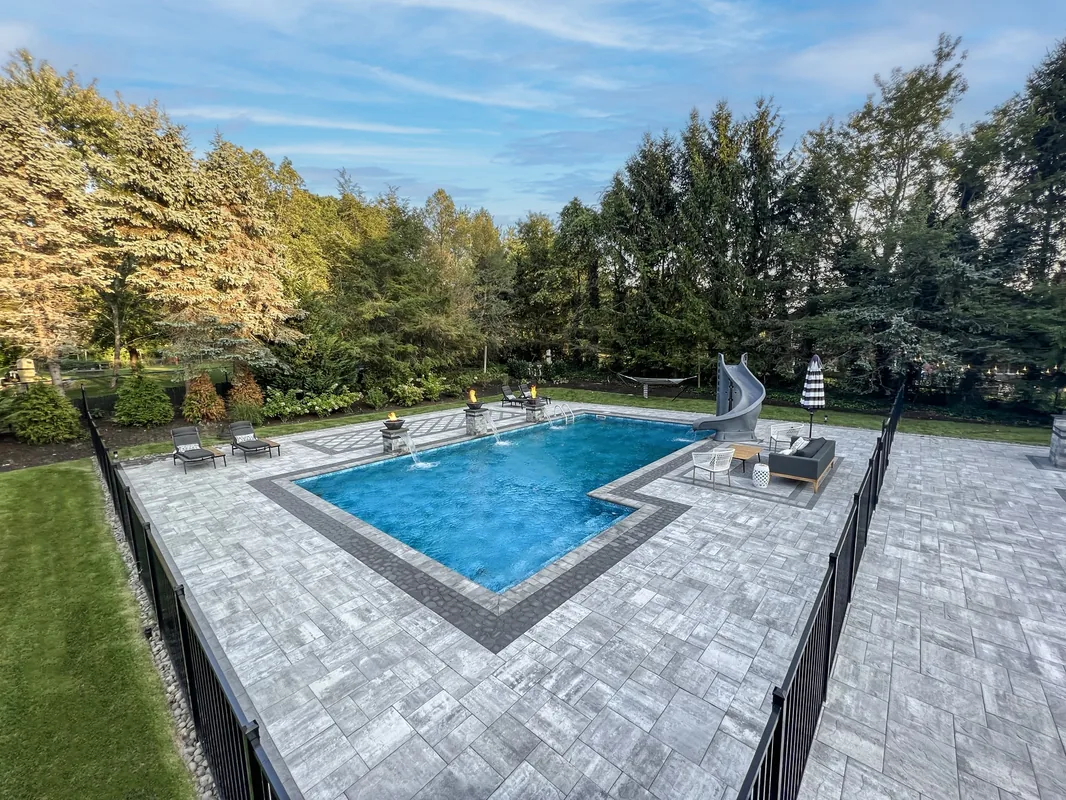 Custom vinyl swimming pool — Long Island contractor